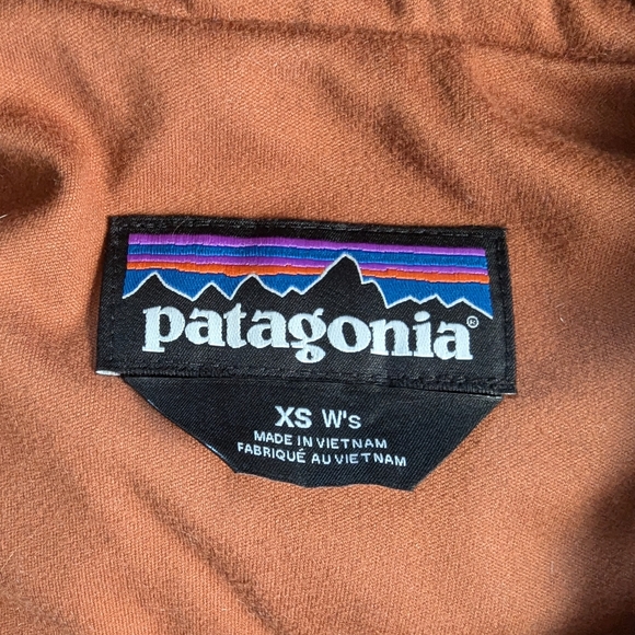Patagonia Woman's Bivy Down Hooded Vest size XS - Picture 4 of 5